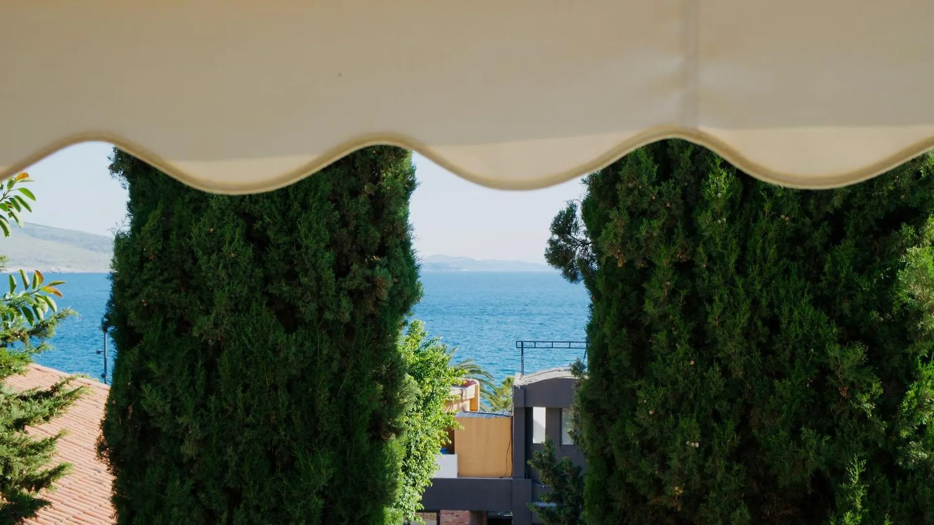 Central Sea View Apartment Sarandë Albânia